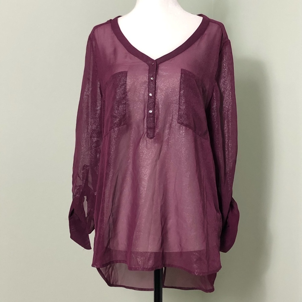 💜 S 💜 NWT Sheer Plum Henley Patch Pocket High Low Semi Split Back